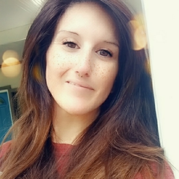 Meet your Posher, JoBeth - Picture 7 of 8